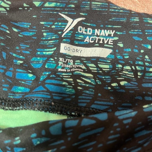 Capri exercise leggings. - Picture 4 of 5